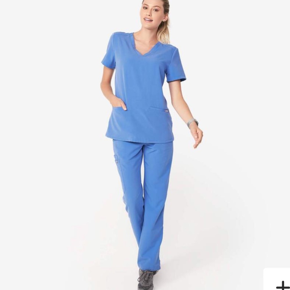 Figs Casma 3 Pocket Scrub top